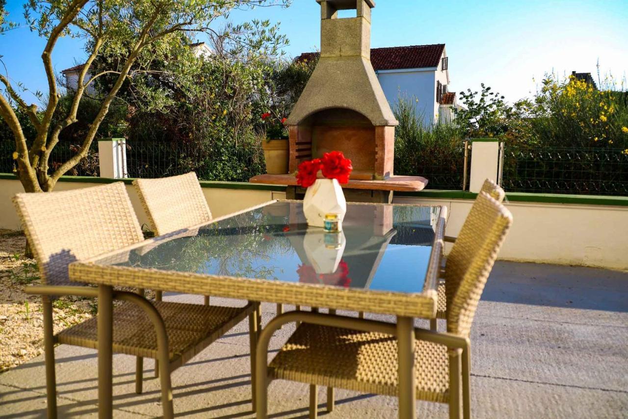 The Florens Residence Near The Beach With The Pool, Bbq And Kids Playground, Zadar Diklo Εξωτερικό φωτογραφία