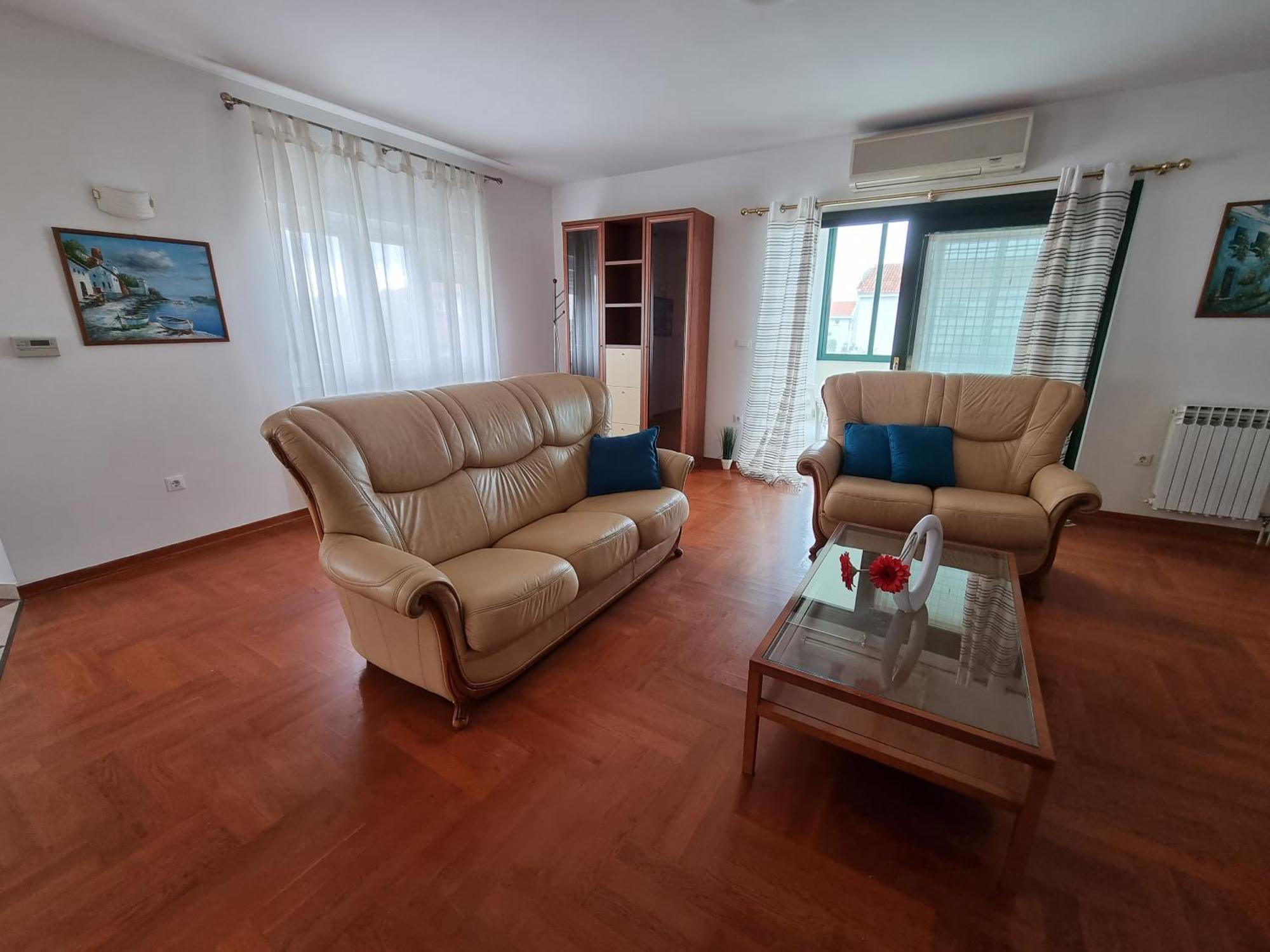 The Florens Residence Near The Beach With The Pool, Bbq And Kids Playground, Zadar Diklo Δωμάτιο φωτογραφία